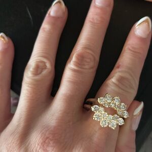 Elegant Gold Floral Ring size 8
